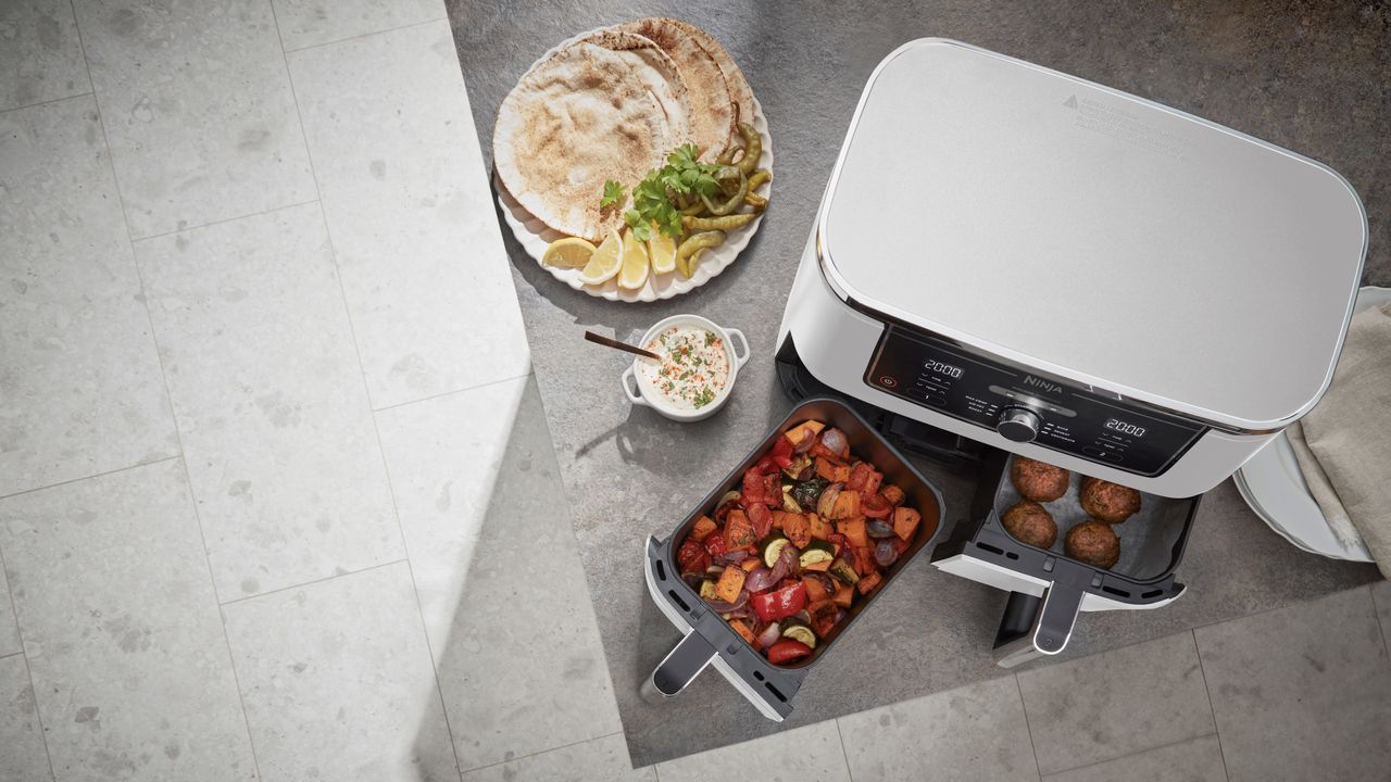 I've found one of the rarest Ninja air fryer colours with a huge £70 discount at Currys