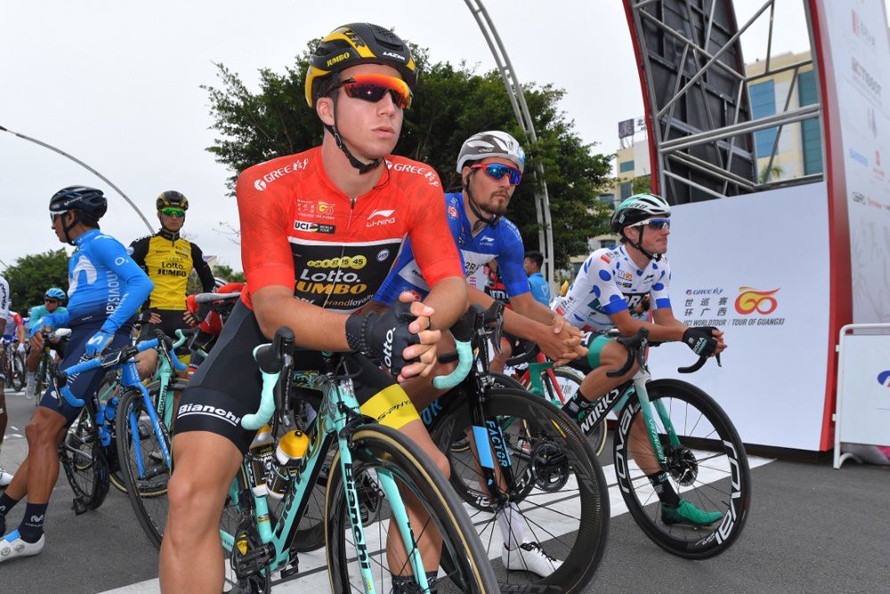 Dylan Groenewegen (LottoNL-Jumbo) lines up at the start