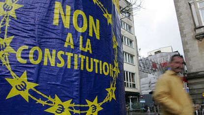 Anti-EU constitution banner in France 