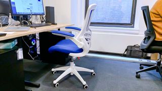 Arm rests of Flash Furniture Mid-Back Office Chair