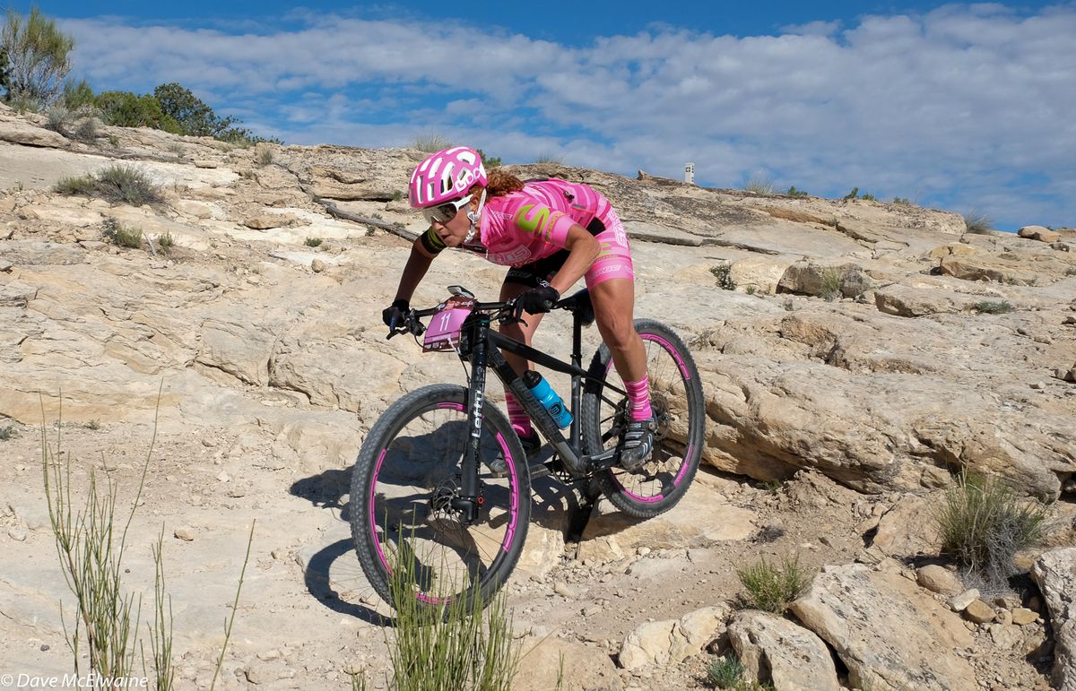 Sarah Kaufmann (Stans NoTubes) descending like a downhiller