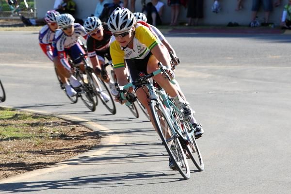The Jayco-AIS team were attentive to moves and breaks and kept the pace high, led here by Lauren Kitchen.