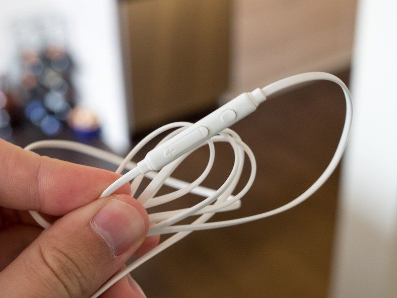 Galaxy S7 in-box headphones