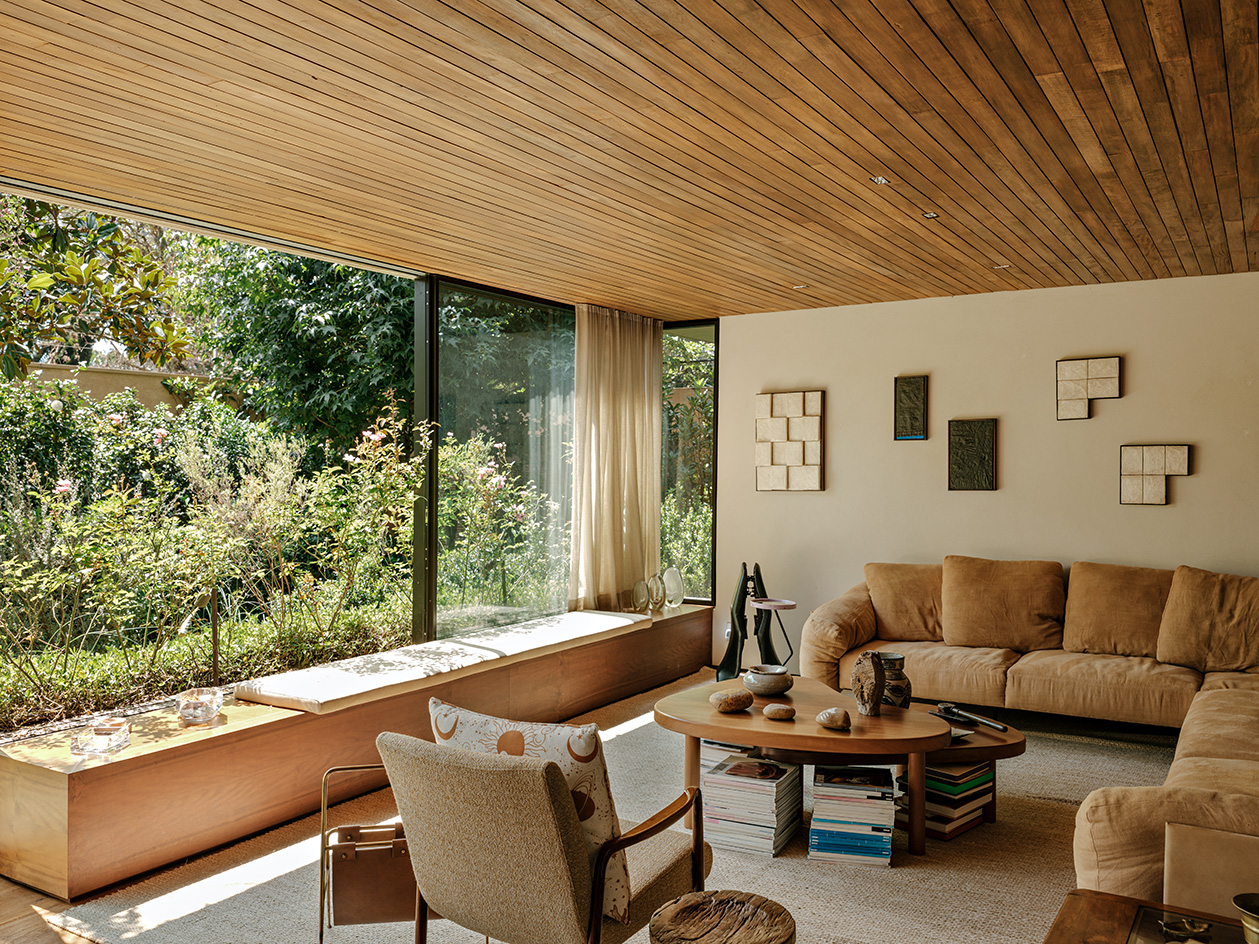 111 House _ Rodrigo Oliveira _ Isay Weinfeld, a brazilian house engulfed in greenery on all levels, nature takes over