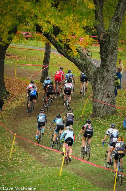 The Elite Women together on lap one
