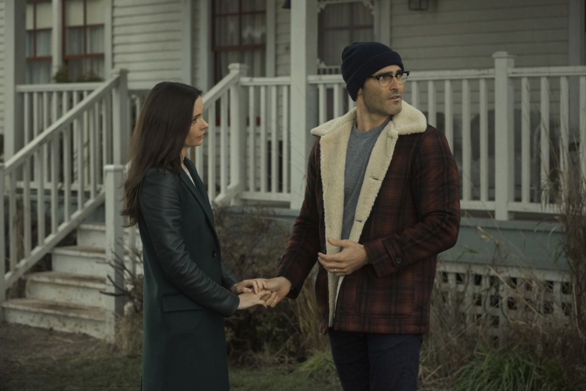 Clark Kent (Tyler Hoechlin) and Lois Lane (Bitsie Tulloch) in &#039;Superman and Lois&#039;