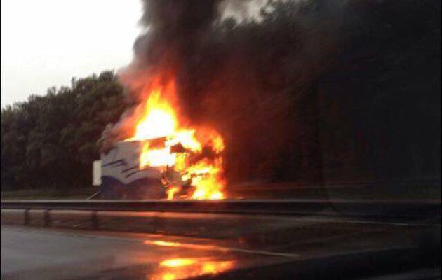 Lorry fire story01