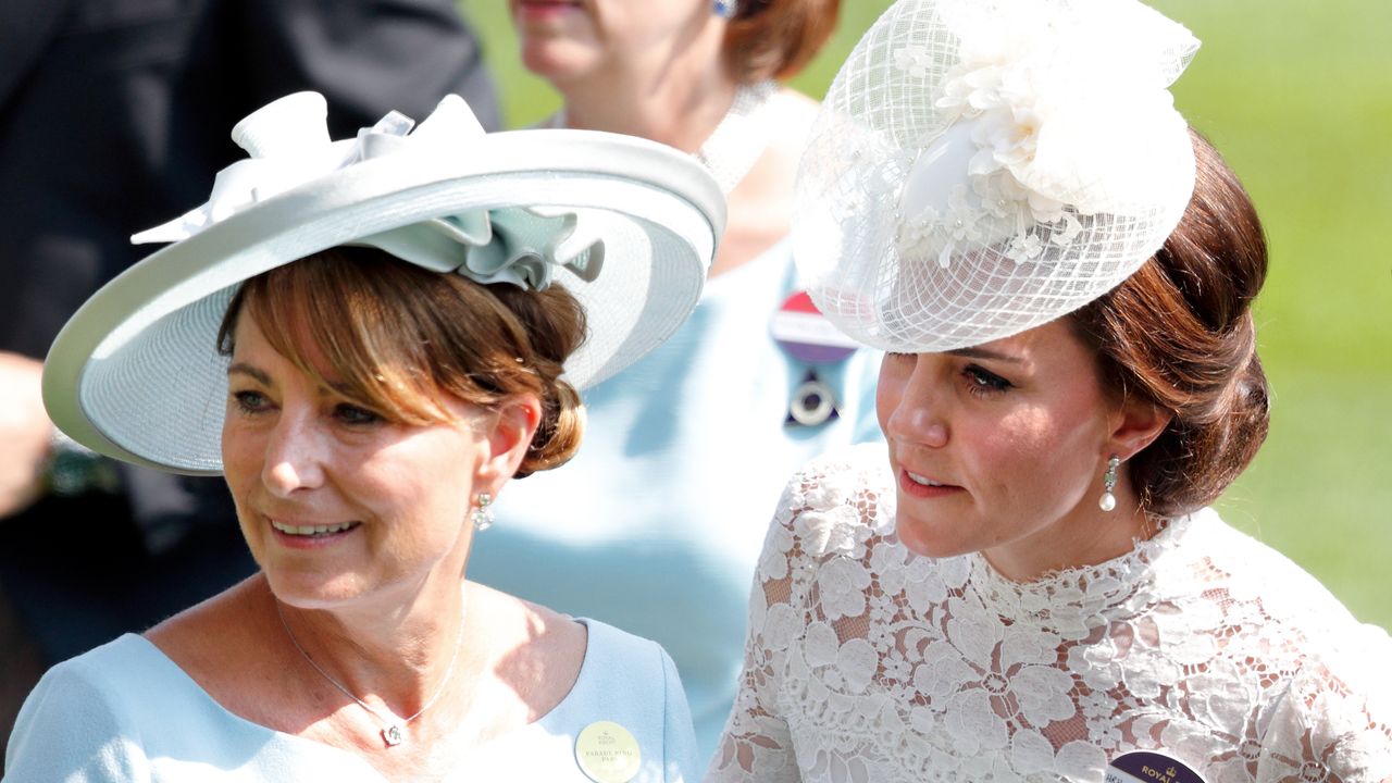 Carole Middleton&#039;s bangs