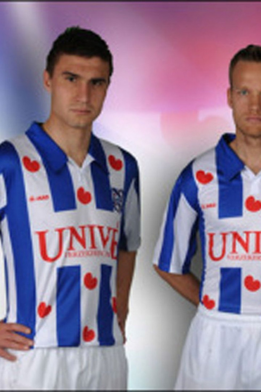 50-worst-football-kits-ever-25-1556697303-ntwo-column-width-inline