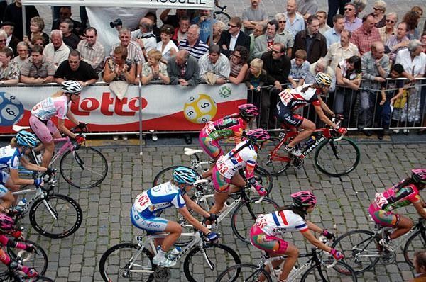 Th&uuml;rig rolls out of Gent in stage 1 of the women's Grande Boucle.