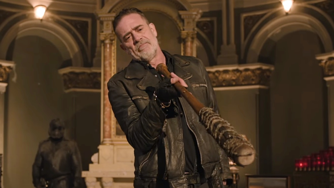 Negan holding Lucille 2.0 menacingly in The Walking Dead: Dead City Season 2