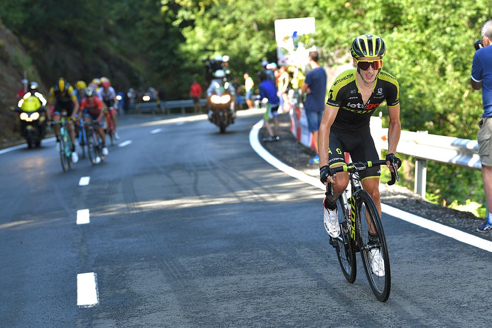 Adam Yates (Mitchelton-Scott) attacks from the breakaway and leads the Tour de France stage 16 before crashing on the descent into Bagn&egrave;res-de-Luchon