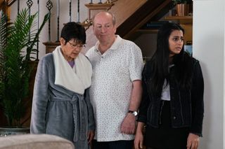 Coronation Street spoilers: Is Geoff Stealing from Yasmeen Nazir?