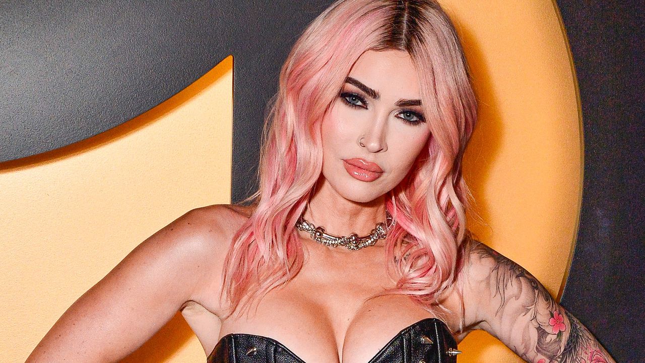 Megan Fox with pink hair.