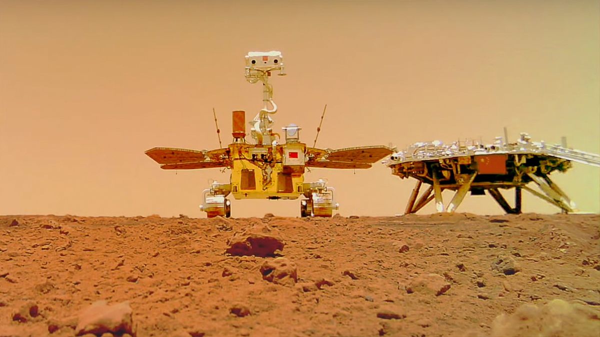 Científicos chinos tienen esperanzas en el silencioso vehículo explorador de Marte Zhurong