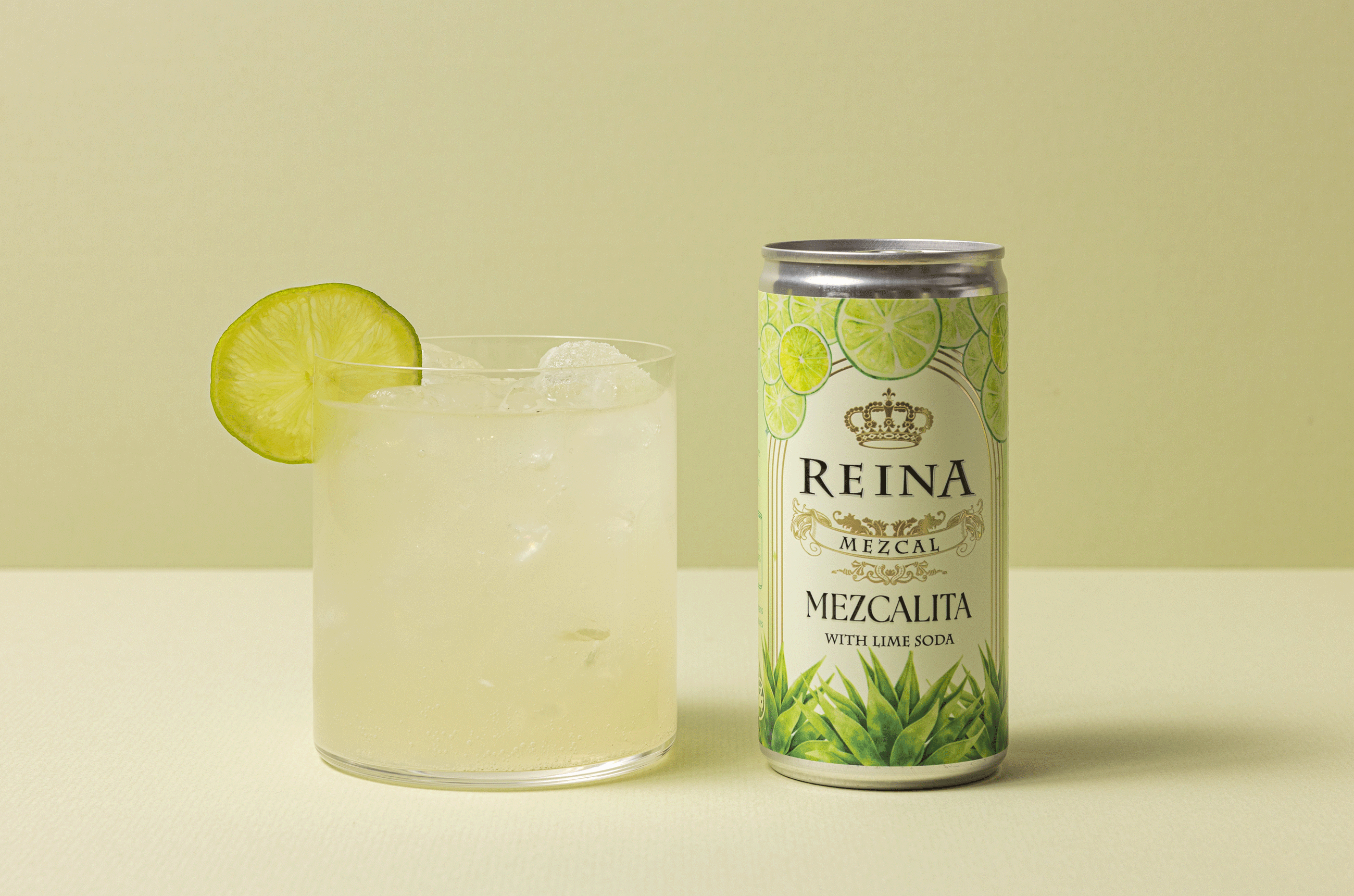 Reina Mezcalita can and glass
