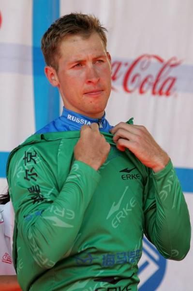 Boris Shpilevsky (Russia) thinks of what could have been, while receiving the green sprinters jersey.