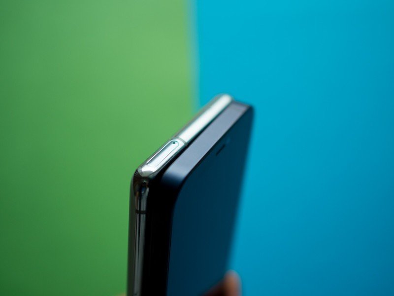 Galaxy S20 FE vs. iPhone 12