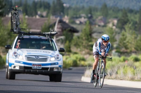 Kristin Armstrong (Exergy) on her first race back from her broken collar bone.