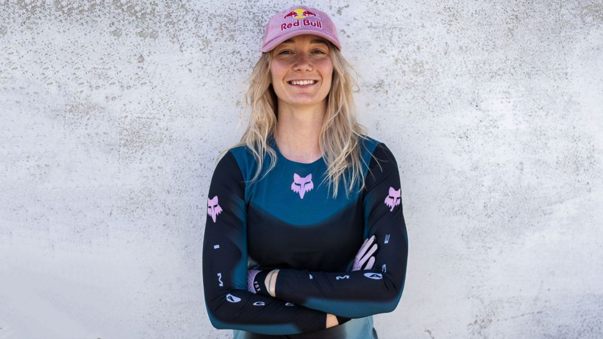 Fox Racing celebrates the return of Tahnée Seagrave to racing with the women's  TS57 MTB clothing range