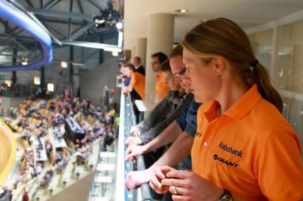 Katie Compton (Rabobank Giant) could probably give some of these racers some tips after her many years of velodrome racing.