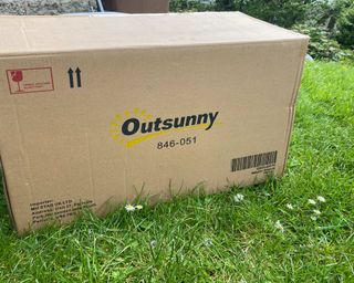 Outsunny Outdoor Garden Pizza Oven Charcoal BBQ in box