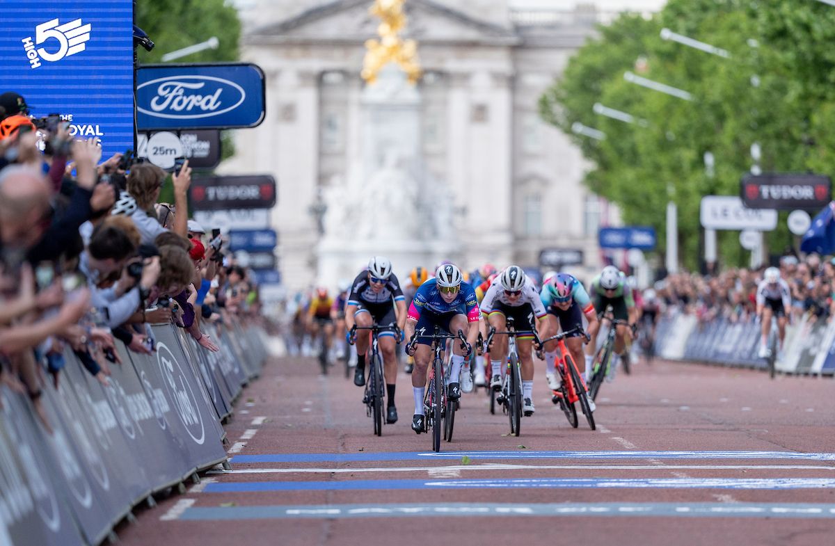 Lorena Wiebes (NED) of Team SD Worx Protime (NED) sprints to the finish line ahead of Lotte Kopecky (BEL) of Team SD Worx Protime (NED) to win Stage Three of the Ford RideLondon Classique on Sunday 26th May 2024.
Photo: Bob Martin for London Marathon Events
For further information: media@londonmarathonevents.co.uk