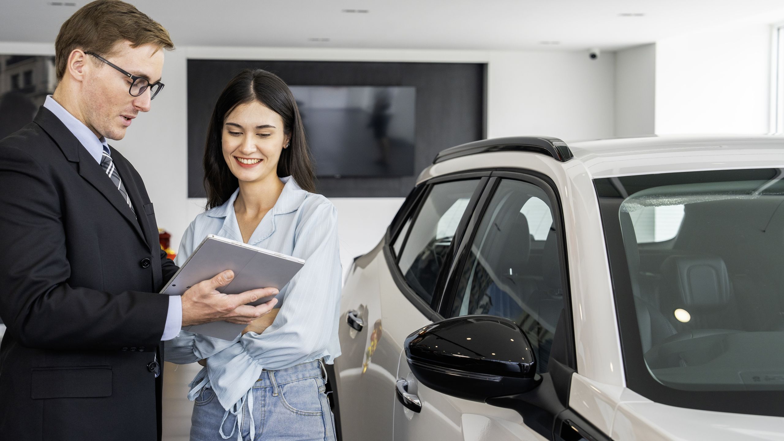 How to Hire the Right Financial Expert, Not a Salesperson How to Hire the Right Financial Expert, Not a Salesperson