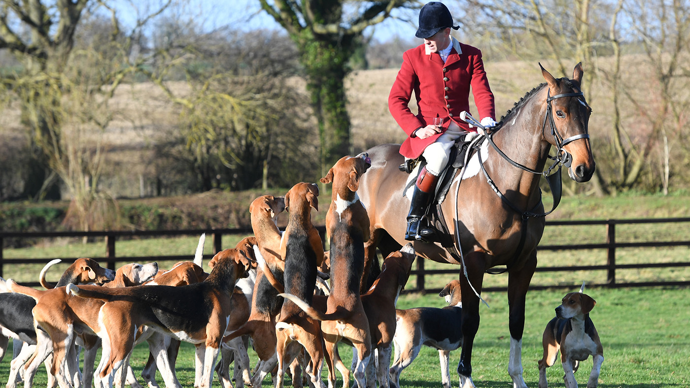 Pytchley hunt 08.12.2018 Daniel Cherriman ( H/Man ) &amp;amp; hounds