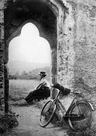 Cycling in Country Life - Country Life Picture Library