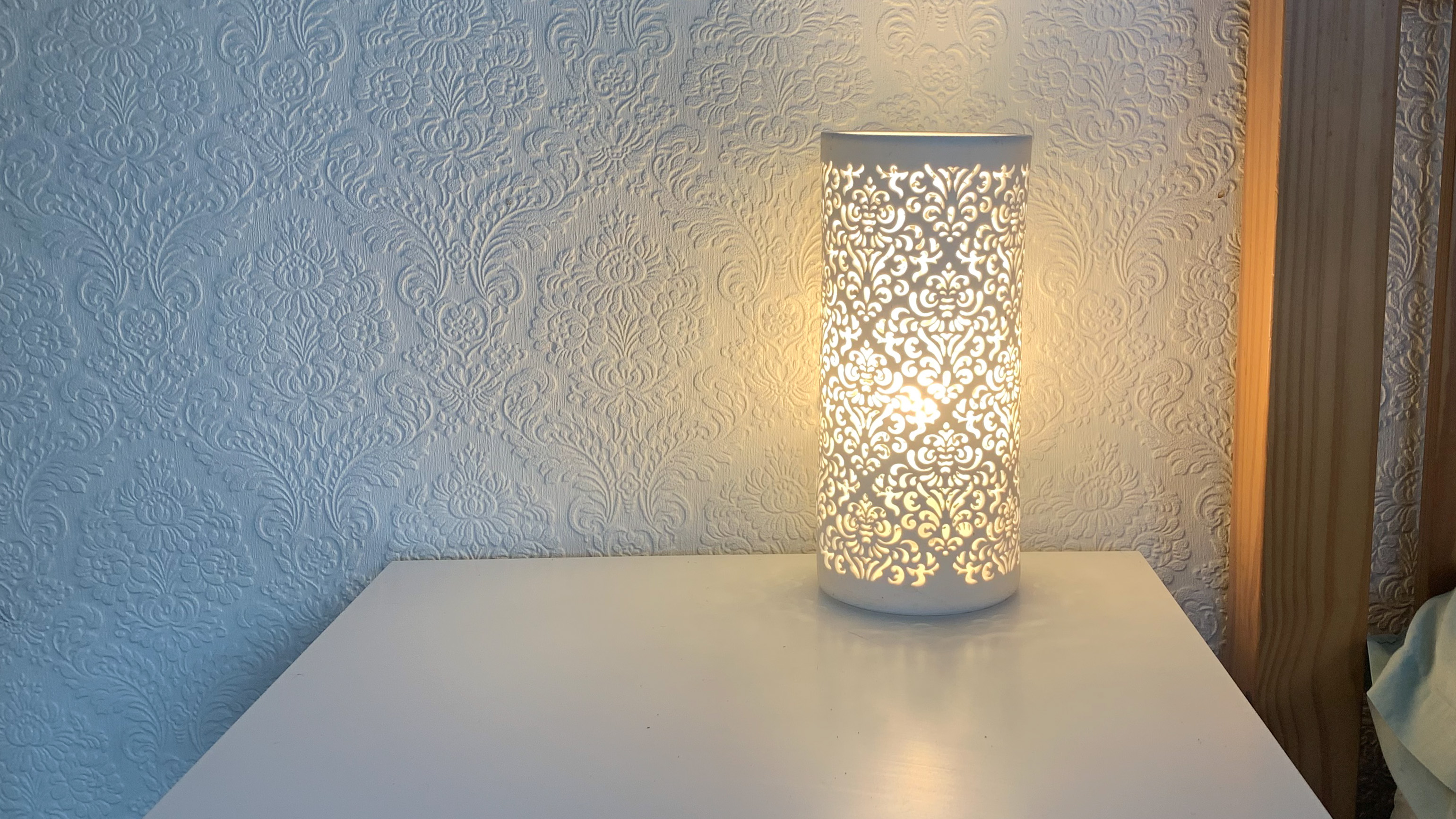 Philips Hue E14 Luster: First impressions of the White Ambiance model 