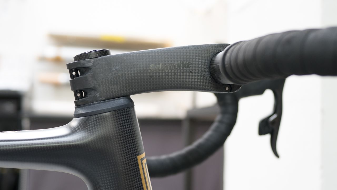 Festka Spectre schmolke tlo stem