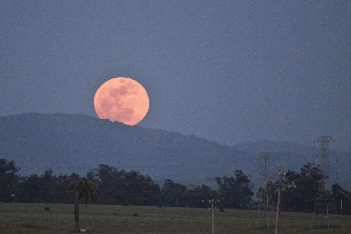 Supermoon Rising over Nipomo, CA