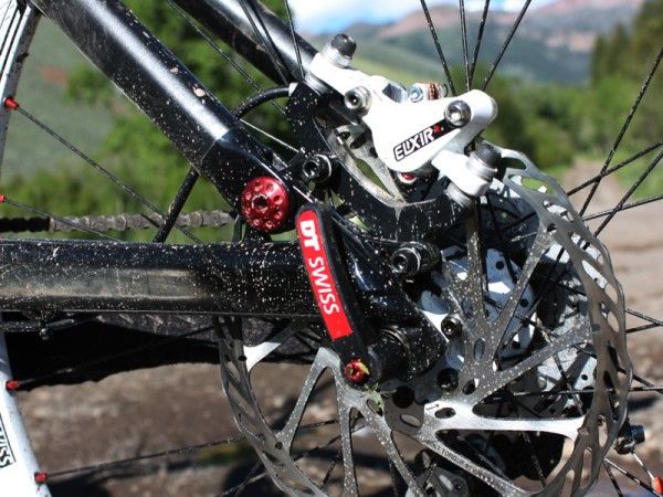 Dropouts are still carbon fiber.