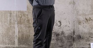 Image shows the pockets on the Altura Grid Softshell Pants a rider is wearing