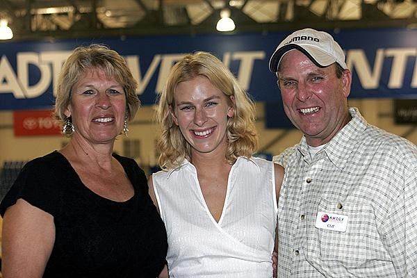 Sarah with her mom and dad