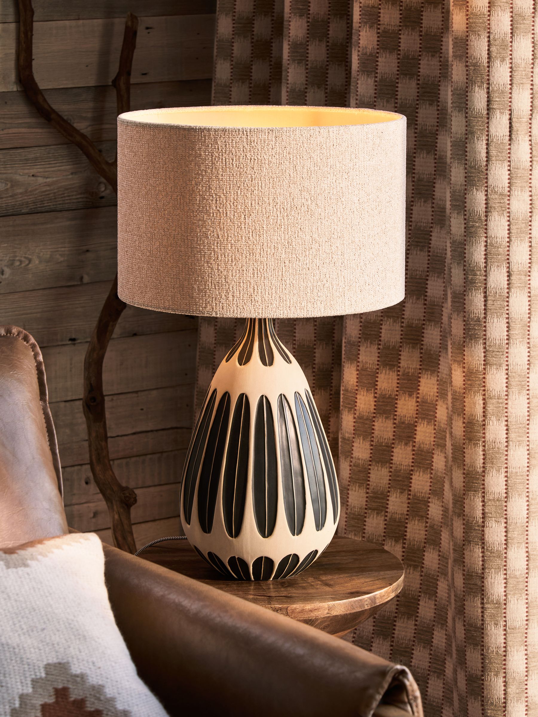 Black Diya Table Lamp