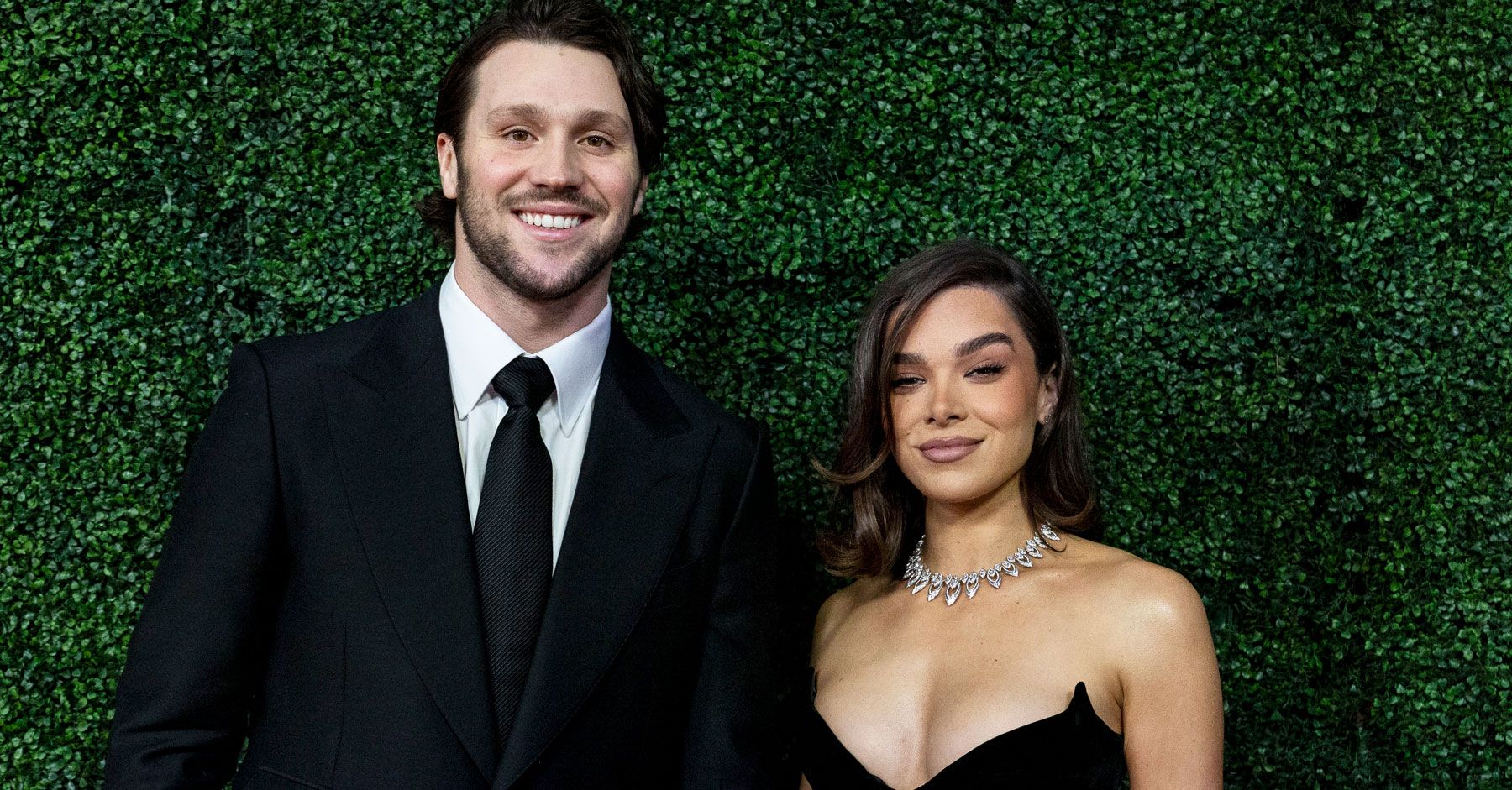 Shop Hailee Steinfeld’s Pregnancy Announcement Jacket