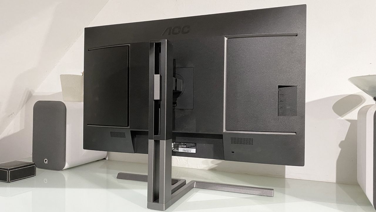 AOC Graphic Pro U32U3CV during our review