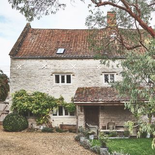 Georgian and Elizabethan country house decorated in modern country rustic style