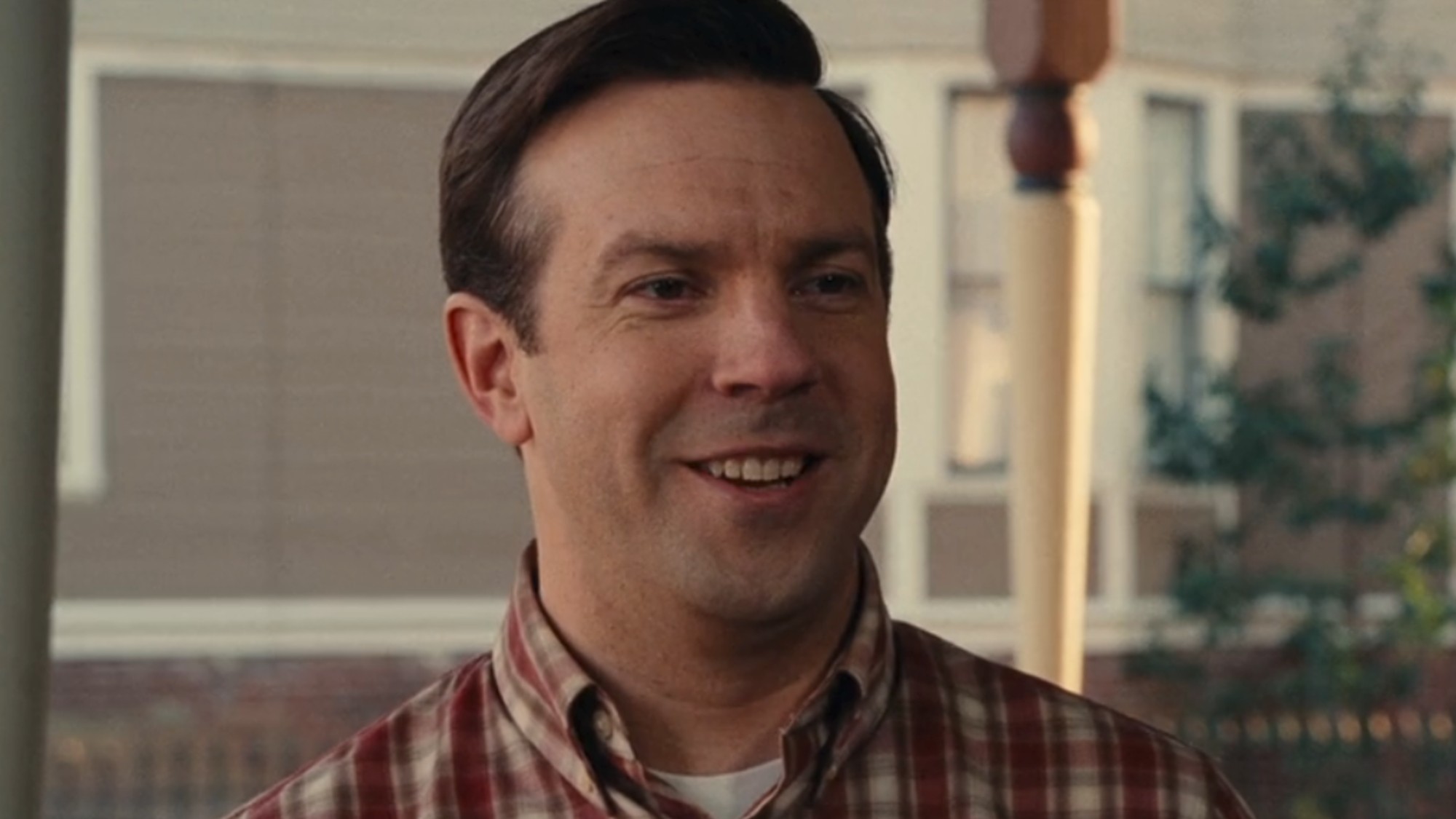 A close up of Jason Sudeikis smiling in Hall Pass