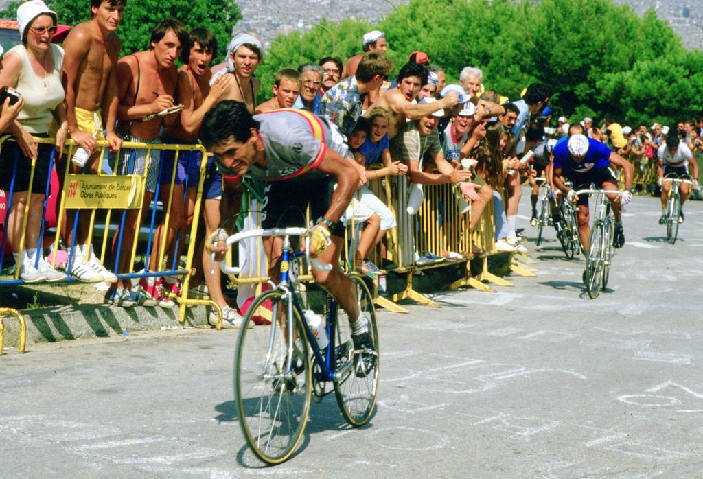 Juan Fern&aacute;ndez Mart&iacute;n goes on the attack at the 1984 Worlds