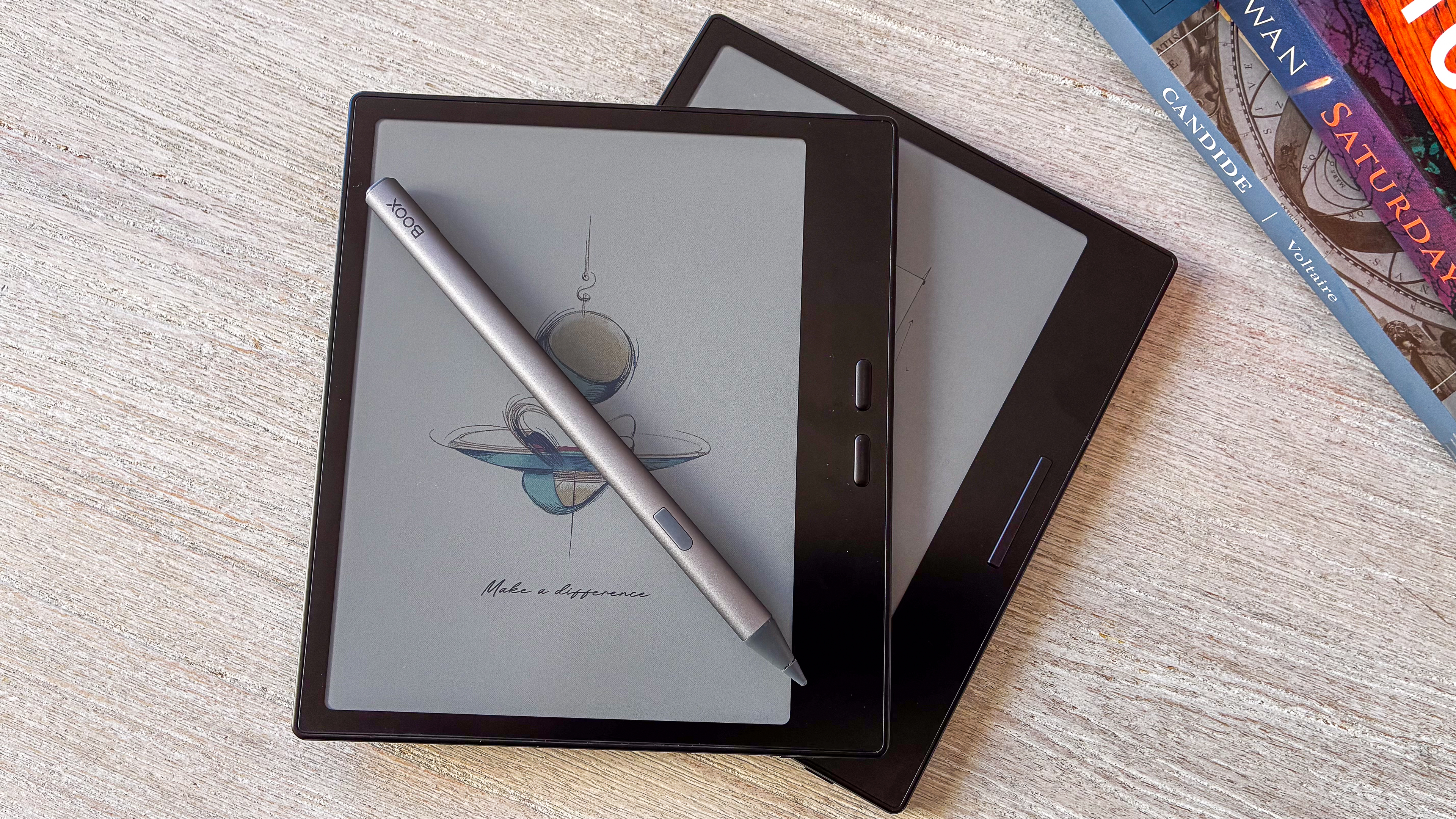 The Boox Go Color 7 Gen II and the Boox InkSense stylus lying on top of the Boox Go Color 7