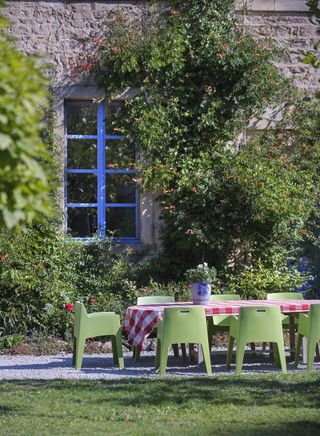 french chateau estate outdoor dining garden