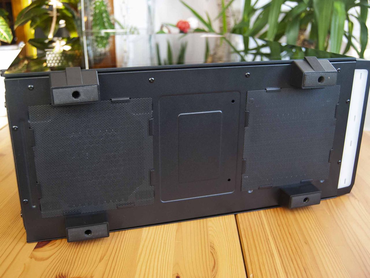 Xpg Invader Bottom Vents