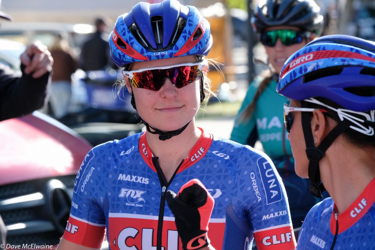 Maghalie Rochette talking with her Clif teammate Katerina Nash at the start