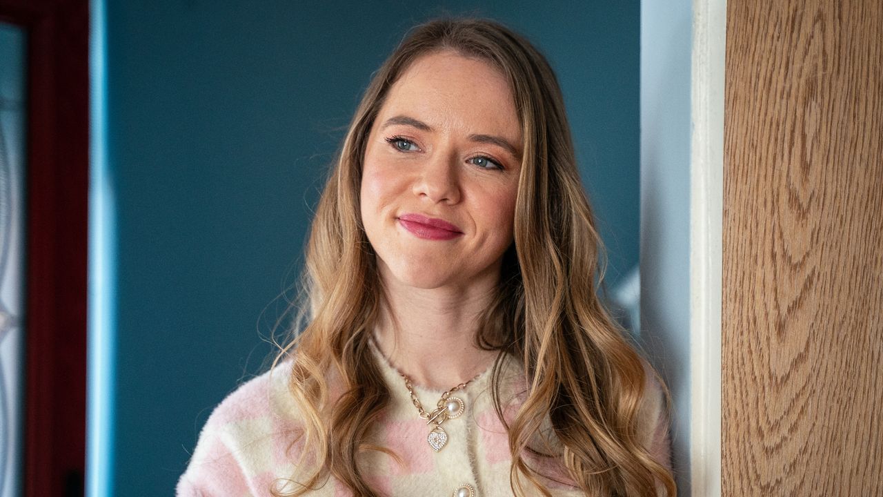 Chlo Charles (Katie Griffiths).