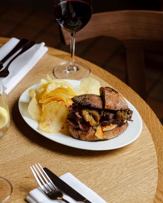 Lolo de ternera, a beef sandwich with green peppers and Ermesenda cheese