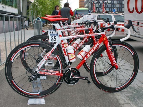 Cofidis continues to soldier on with its trusty Look 595 lugged carbon machines.