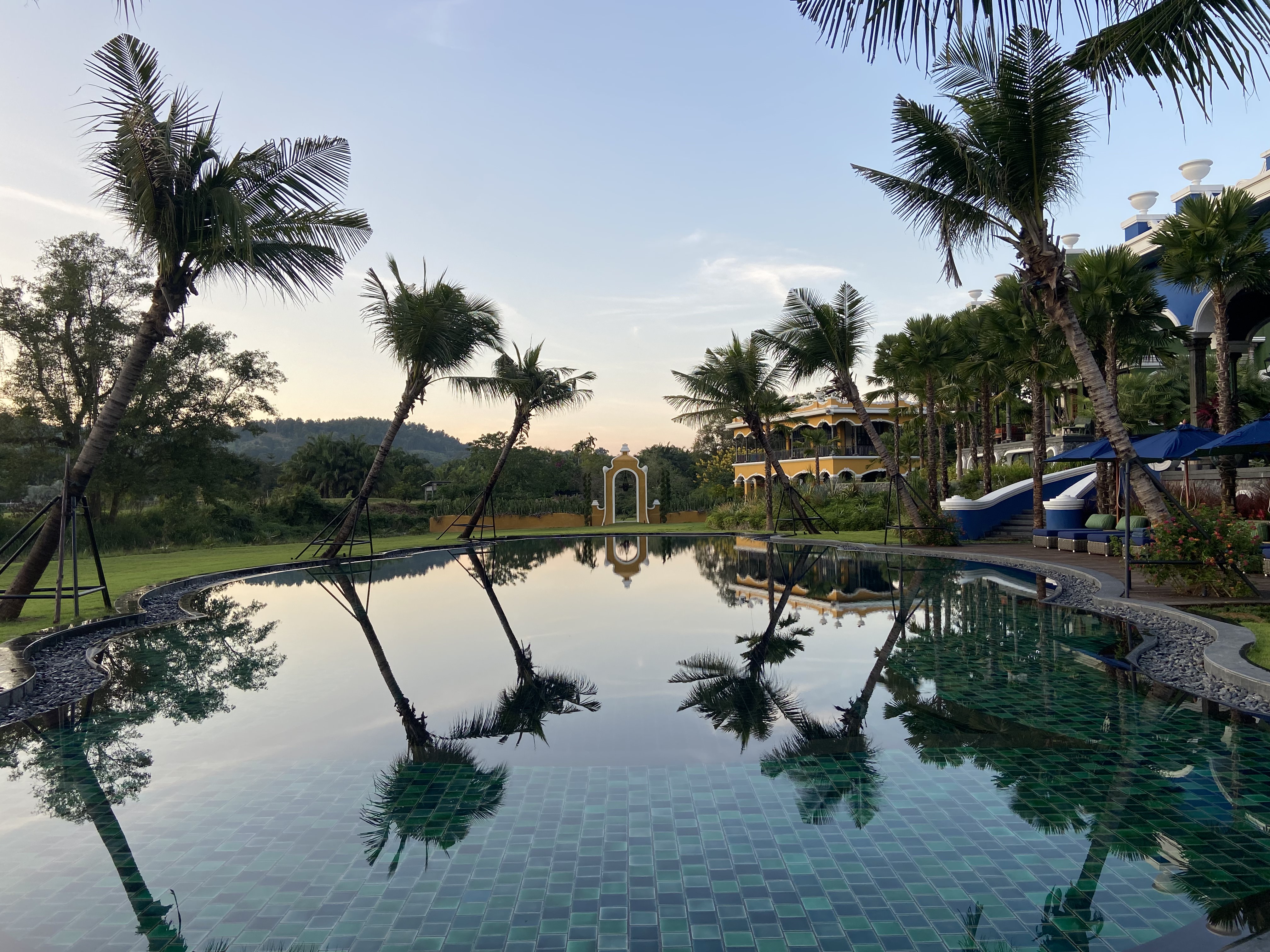 hacienda botanica bill bensley review